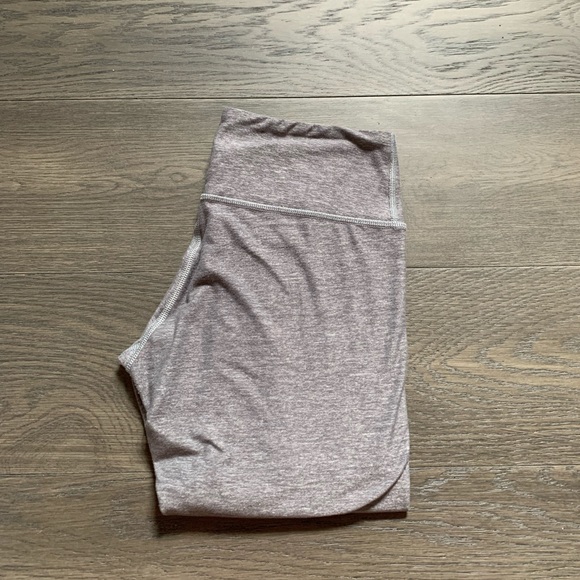 Grey lululemon leggings size 6 - Picture 2 of 3